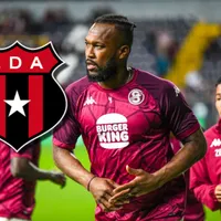 Kendall Waston calentó el clásico.