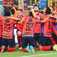 Municipal elimina sin problemas a Guastatoya: Resumen y goles