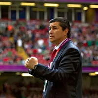 Sonríe Luis Fernando Tena: la Selección de Guatemala recibe una ayuda de Concacaf en un momento crítico.