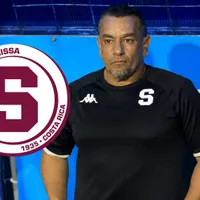 José Giacone en el banco de Saprissa.