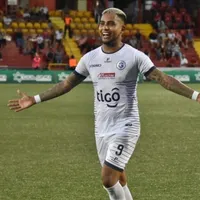 Frank Zamora podría no llegar a Saprissa y convertirse en legionario
