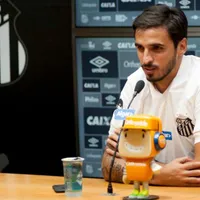 Bryan Ruiz lideraría a un Santos que "fala espanhol"
