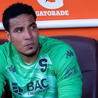 "Jalarnos las orejas": Esteban Alvarado reparte culpas sin tapujos en el vestuario del Saprissa
