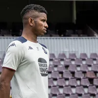 Fidel Escobar tuvo que ver la derrota de Deportivo Saprissa desde las gradas