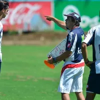 Bryan Ruiz pudiera reencontrarse con Pinto y no en la Sele