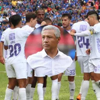 "Ya está": Comunicaciones consigue el 9 extranjero que tanto quería Roberto Hernández.