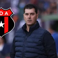 El método Ismael Rescalvo: quién es y cómo juegan los equipos del nuevo DT de Alajuelense