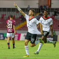 Alajuelense venció 3-1 a Saprissa y levantó la Recopa