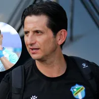 Ronald González con Comunicaciones y Darwin Lom con la camisola de Guatemala.