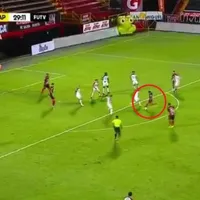 ¡Qué puntería! Guevara metió un golazo y pone arriba a Alajuelense ante Sarpissa