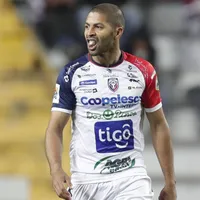 Ya firmó contrato: Álvaro Saborío confirma la decisión que sorprende a Costa Rica a más de un año de su retiro