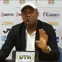 Tras perder con La Liga, Hernán Medford se fastidia con periodistas en Honduras