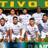La alineación de Comunicaciones frente a Guastatoya.