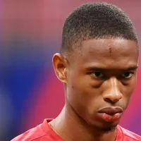 Edgardo Fariña con la camisa de la Selección de Panamá.