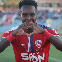 Rubilio Castillo anota otro gol en Bolivia