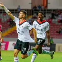 Golpe de Alajuelense a Saprissa antes del clásico.