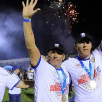 Pedro Troglio celebró el título de Olimpia entre lágrimas
