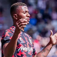 Jeyland Mitchell no recibe buenas noticias.