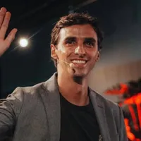 Bryan Ruiz recibe un lindo gesto desde Europa.