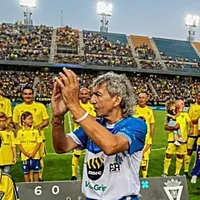 El gran gesto del Cádiz del Mágico González con niños talentos en El Salvador