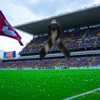 Tras ganarle a Pérez Zeledón, Saprissa llora la muerte de una figura que enluta al fútbol costarricense
