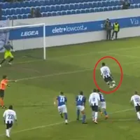 Bryan Rochez mostró toda su clase para cobrar un penal a lo Panenka