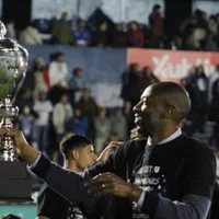 Paulo Wanchope hizo historia al ganar su primer título como técnico