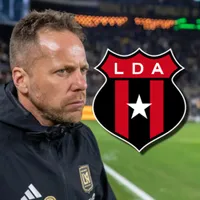 Marc Dos Santos le moja la oreja a Alajuelense.