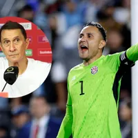 Keylor Navas con la camiseta de Costa Rica y Alexandre Guimaraes en conferencia de prensa.