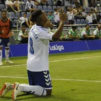 Bryan Acosta se quedará en Tenerife hasta 2023