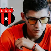 Genera ruido en Alajuelense: esto es lo que cobra Ángel Zaldívar mientras la afición lo critica por su rendimiento