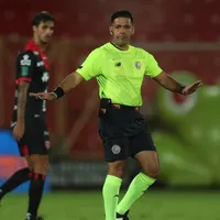 Directivo de Alajuelense contra Hugo Cruz: "No es un árbitro para pitar en este tipo de instancias"