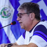 Rival de la Selección de El Salvador da noticia que pone en alerta a El Bolillo Gómez