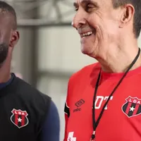 Joel Campbell comparte el análisis de Alexandre Guimaraes. (Foto: La Nación)