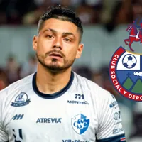 Darwin Lom con la camiseta de Cartaginés.