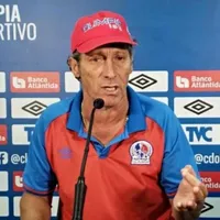 Pedro Troglio se volvió loco en rueda de prensa y explotó ante los periodistas luego del Motagua-Olimpia [VIDEO]