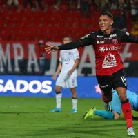 Alajuelense ganó con poco pero es suficiente para seguir en la pelea