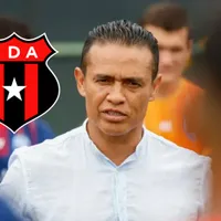 Pate Centeno le pega a Alajuelense con la frase que celebra todo Saprissa en medio de la crisis