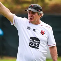 Oscar Ramírez en el entrenamiento de Alajuelense.