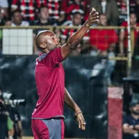 Wanchope se mostró muy enojado.
