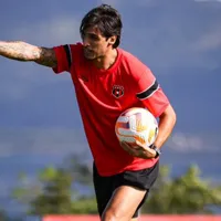 Bryan Ruiz reveló que tipo de entrenador quiere ser