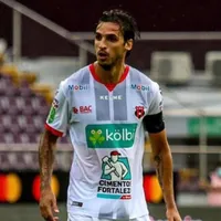 Dos figuras del Saprissa piden respaldar a Bryan Ruiz