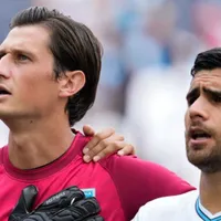 Pinto saltó en defensa de su compañero de Guatemala. (Foto: Getty Images)