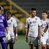 Saprissa recibe un duro revés en el mercado.