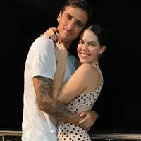 Bryan Ruiz tuvo un bonito gesto con su esposa. (Foto: Instagram)