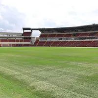 Grama del Estadio Rommel Fernández se encuentra en pésimo estado