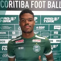 El panameño Kevin Berkeley firma con el Coritiba FC de Brasil