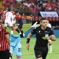 Penal para Alajuelense: revelan la explicación del árbitro para no pitar el agarrón de Gerald Taylor a Alexis Gamboa en el clásico ante Saprissa