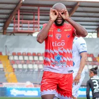 Javon East confirmó su fichaje al Saprissa: "Llego al más grande de Centroamérica"