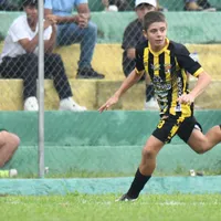 Sus abuelos son dos históricos, debutó a los 15 años en la Liga Nacional y es una de las principales joyas del futbol de Guatemala